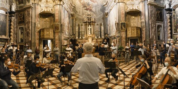 La musique contemporaine face aux traditions séculaires