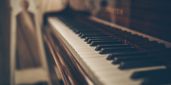 Les collaborations inattendues qui redéfinissent les genres