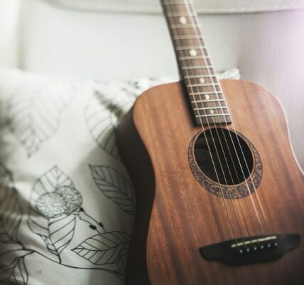 Les mouvements sociaux et leur influence sur la création musicale