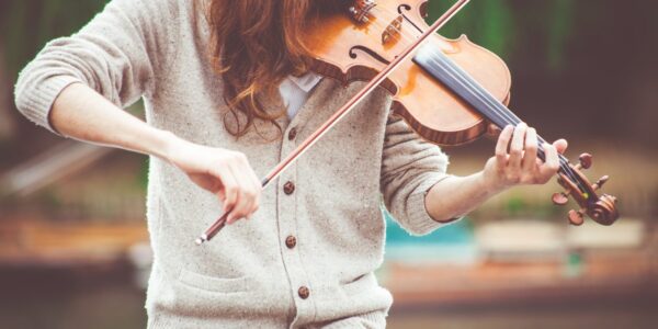 L’influence des réseaux sociaux sur la musique contemporaine