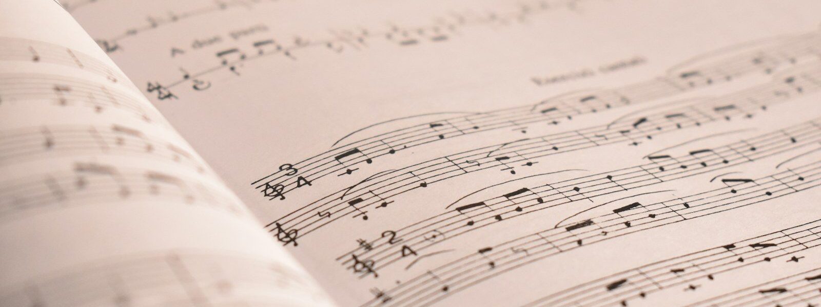 Comment Composer sa Premiere Chanson : Guide Pratique pour Musiciens Debutants