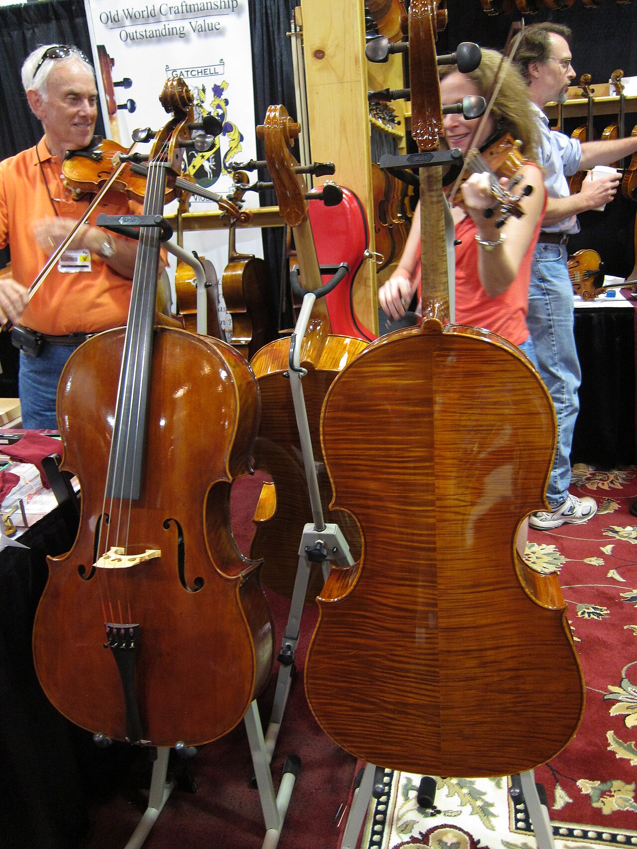 violin cello (foto: Stephen Drake / CC BY 2.0, Wikimedia Commons)