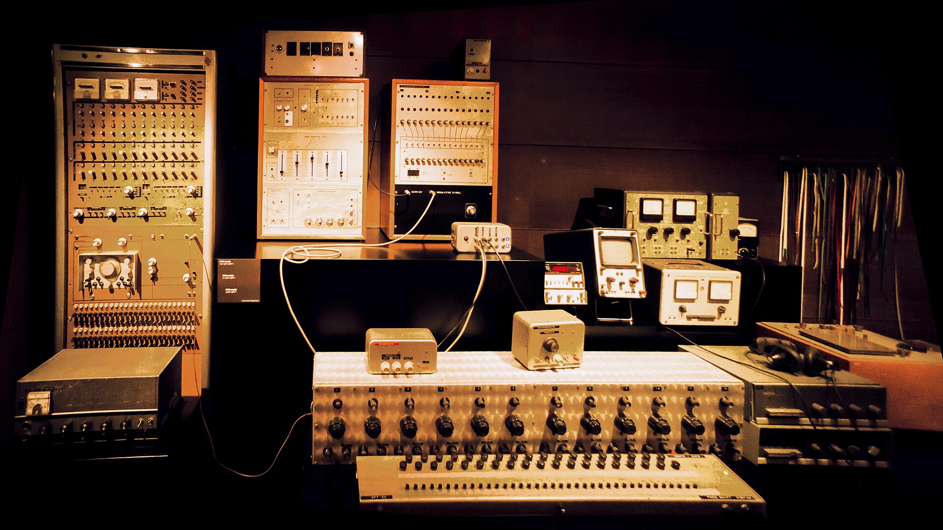 audio interface knobs